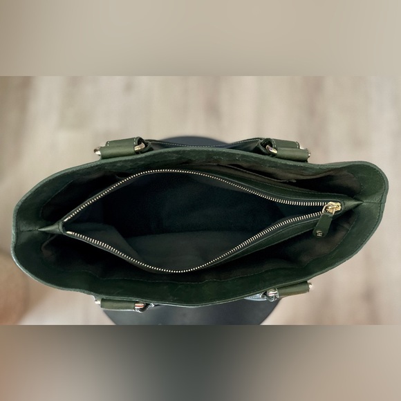 100% AUTHENTIC, like-new & barely used, Céline Boogie Bag in Olive Green Leather - Picture 12 of 16